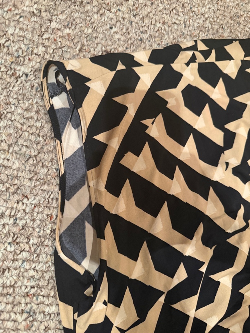 Chaus Black and Beige Geometric Print Sleeveless Camisole - Picture 3 of 4